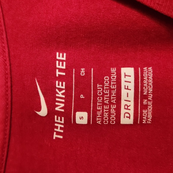 ⭐️NIKE LONG SLEEVE TOP - Picture 2 of 2